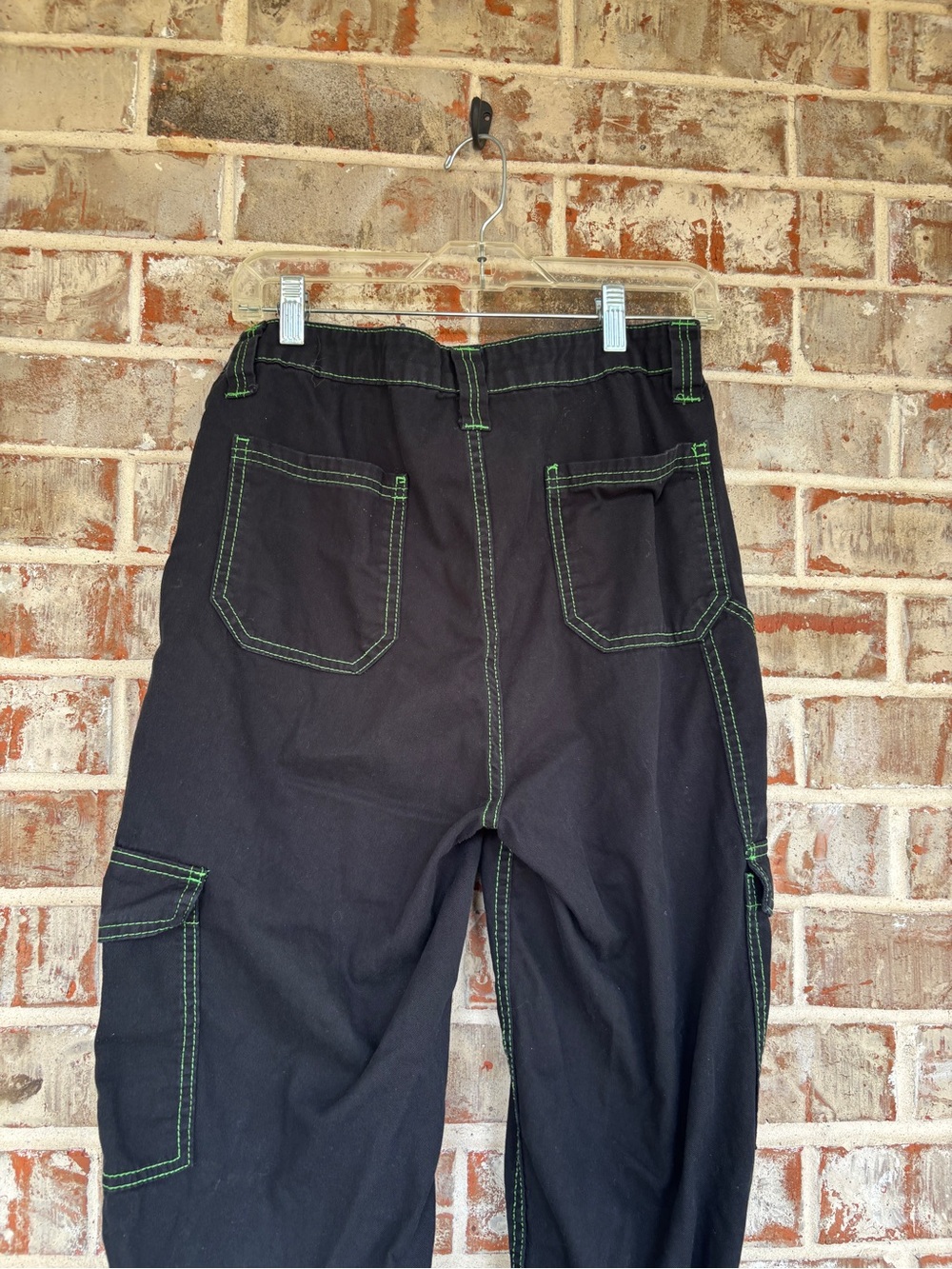 Hot Topic Denim Black High Rise Cargo Pants with Green Stitching - Picture 4 of 7